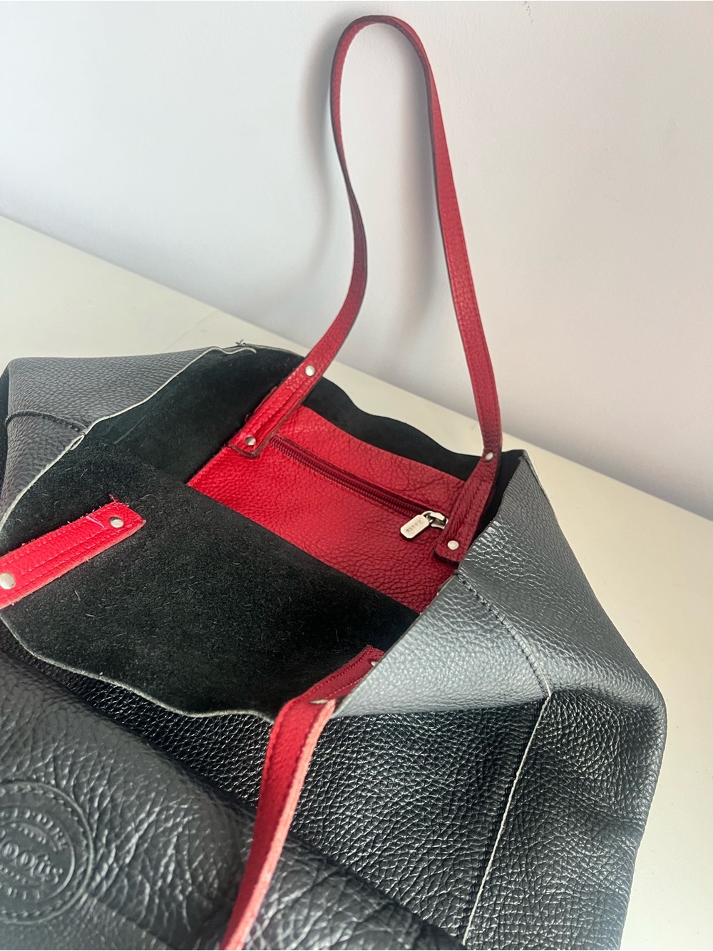 Roots Black Leather Tote with Red Straps - Picture 4 of 5